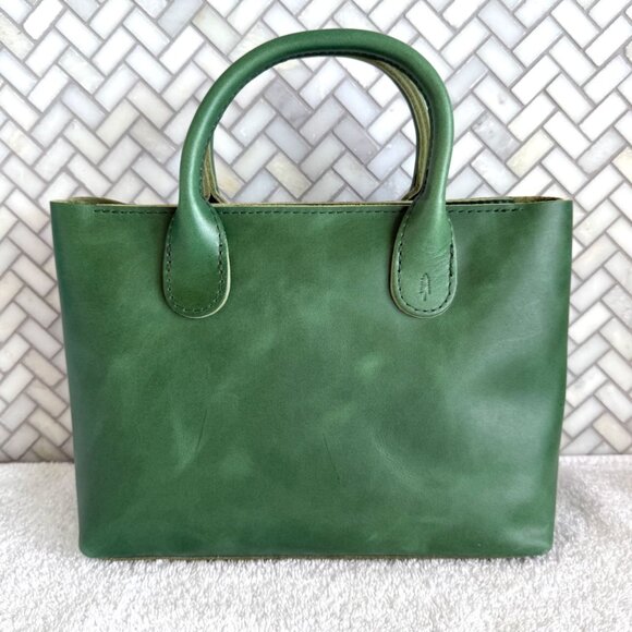 Portland Leather Small Raindrop Crossbody Bag $240 Retail. NWOT. - Picture 3 of 11